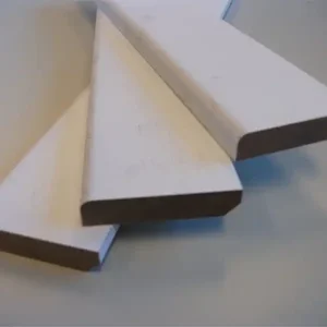 Plint vuren/grenen rondom gegrond 12x45 mm L=4900 mm FSC Mix 70% en gevingerlast 10 st/bdl