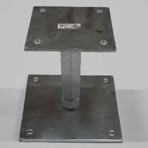 Verstelbare paaldrager Type A voor douglas 20x20cm.