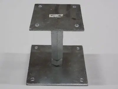 Verstelbare paaldrager Type A voor douglas 20x20cm.
