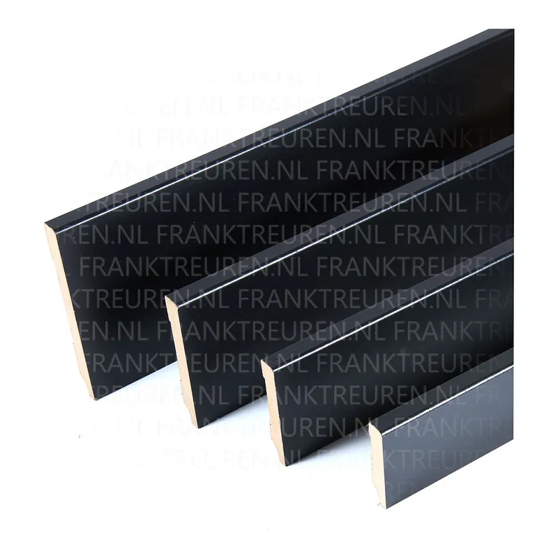 Plint MDF V313 zwart afgelakt 12x120mm (4) **FSC