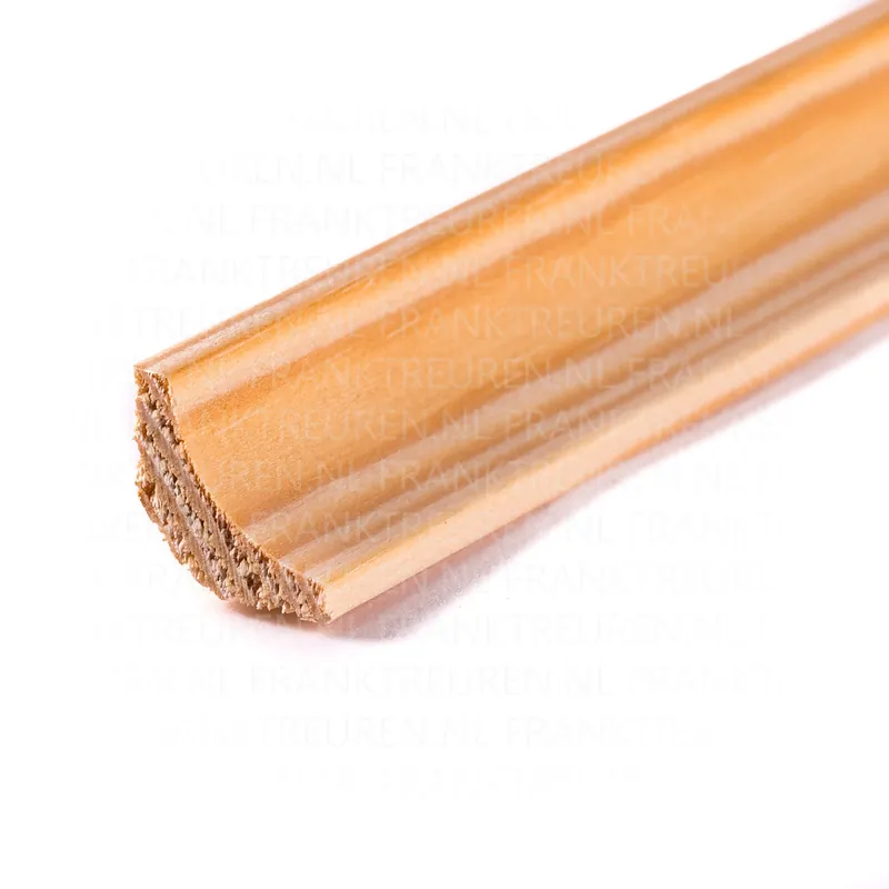 *Hollat grenen 18x18mm