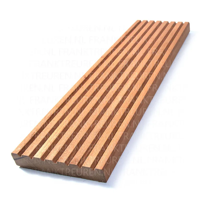 28x145mm hardhout dekdeel geprof. Bankirai std & btr ca. 18% KD